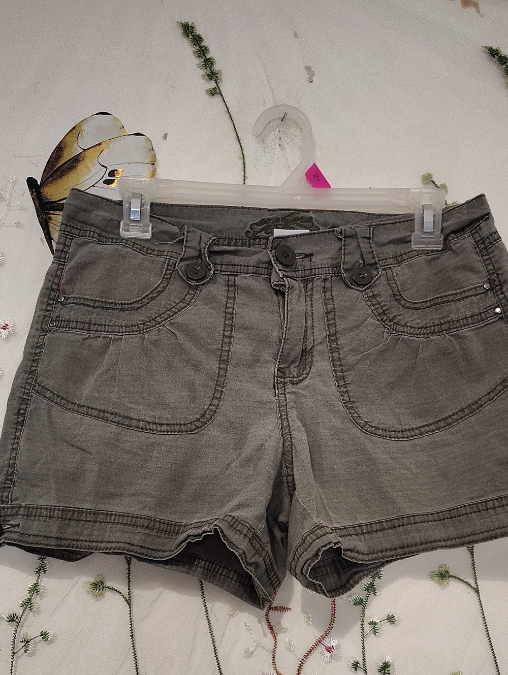 One 5 One Women's Green Cargo Utility Shorts Size 6 Style OR128D Y2K Vintage Gru